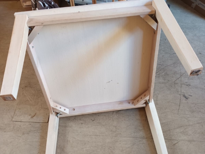 Tri bambus stolice i stolić