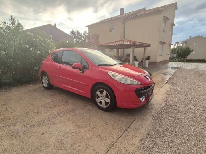 Peugeot 207 1.4 VTI 95KS