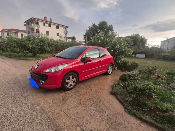 Peugeot 207 1.4 VTI 95KS