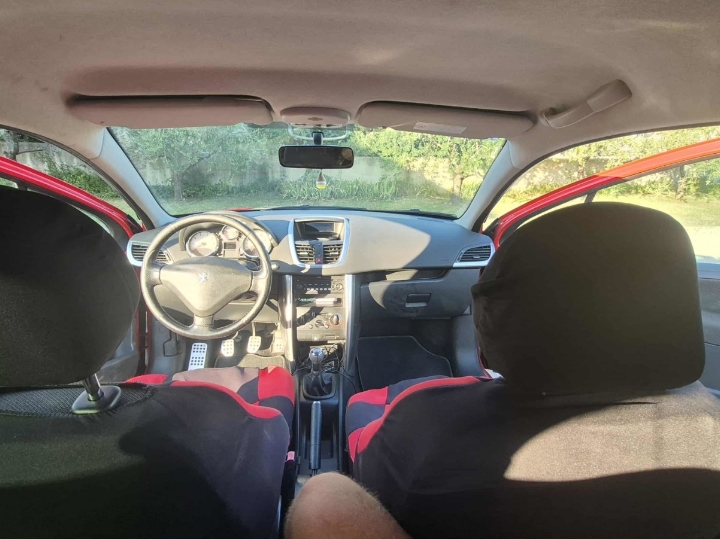 Peugeot 207 1.4 VTI 95KS