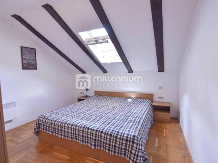 Mošćenička Draga, dvoetažni 2S+DB, balkon, parking