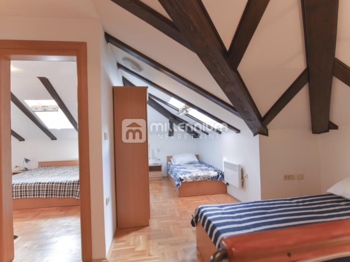 Mošćenička Draga, dvoetažni 2S+DB, balkon, parking