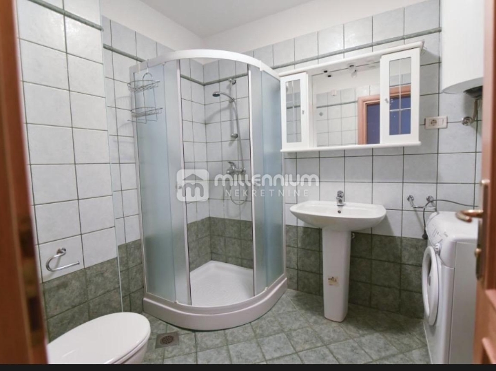 Mošćenička Draga, dvoetažni 2S+DB, balkon, parking