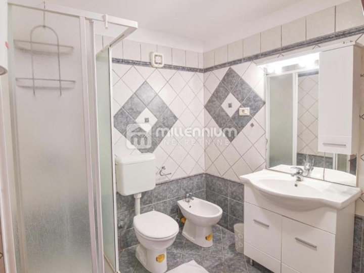 Mošćenička Draga, dvoetažni 2S+DB, balkon, parking