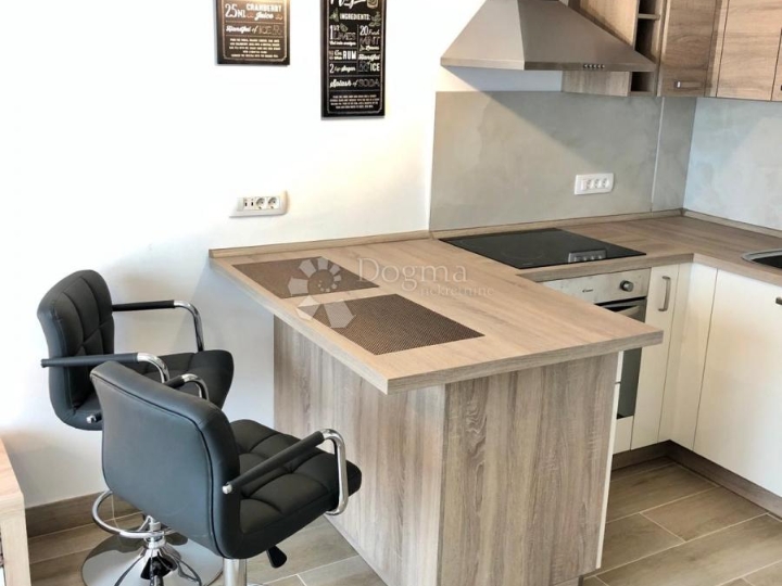 Moderan, funkcionalan 1S stanu s parkingom gotovo u Centru