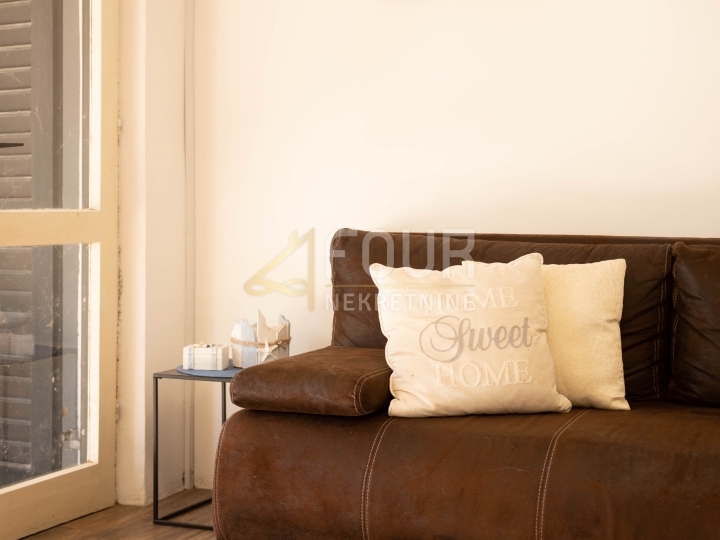 Jadranovo, samostojeća kuća - prizemnica, okućnica, samo kod nas!