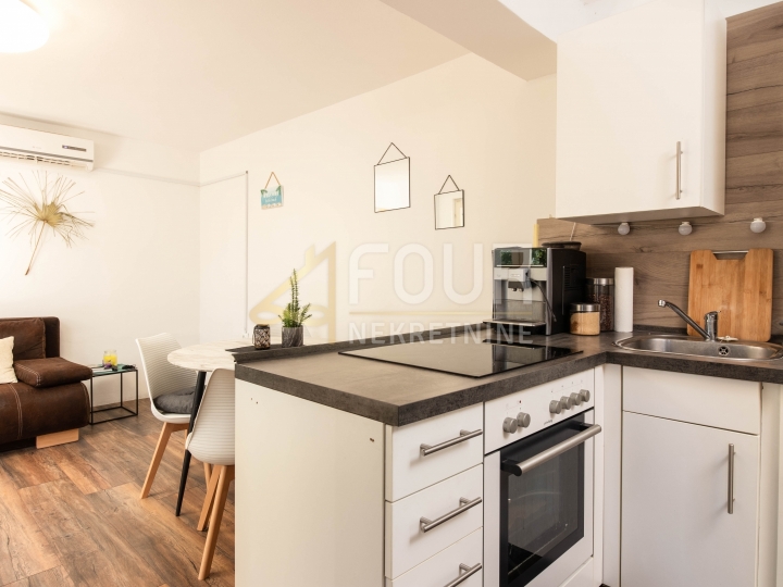 Jadranovo, samostojeća kuća - prizemnica, okućnica, samo kod nas!