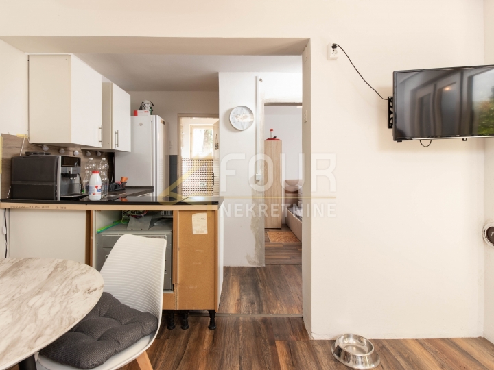 Jadranovo, samostojeća kuća - prizemnica, okućnica, samo kod nas!