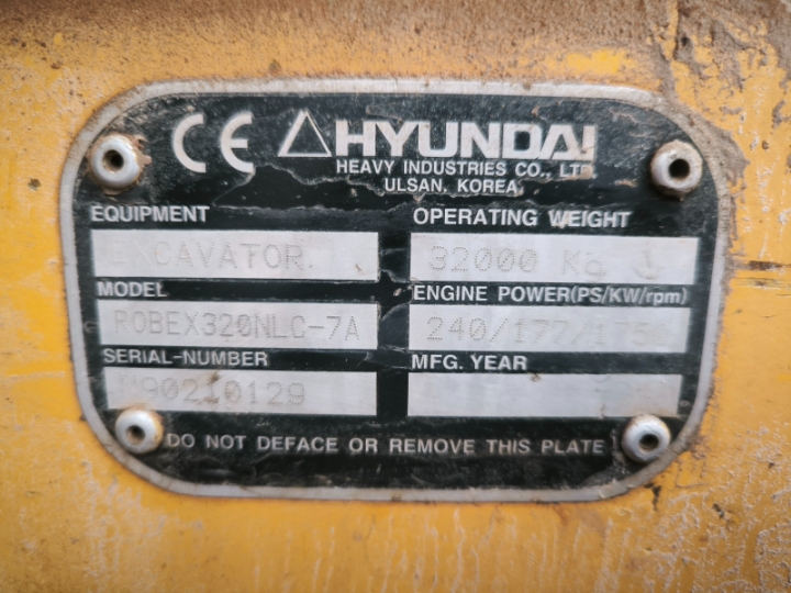 Hyundai 320