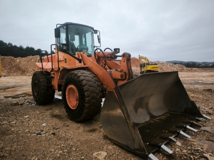 Utovarivač Fiat Hitachi W1910