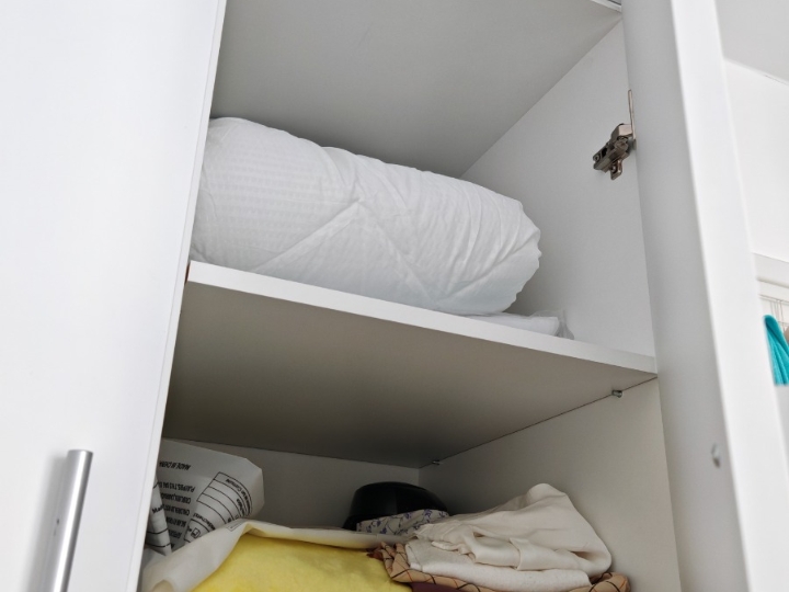 Prodajem ormar za sobu