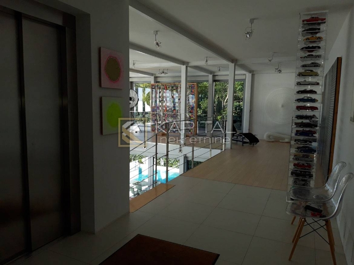 Fantastična villa na samoj obali mora!