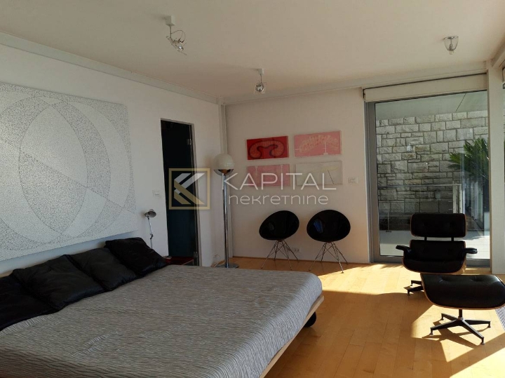 Fantastična villa na samoj obali mora!