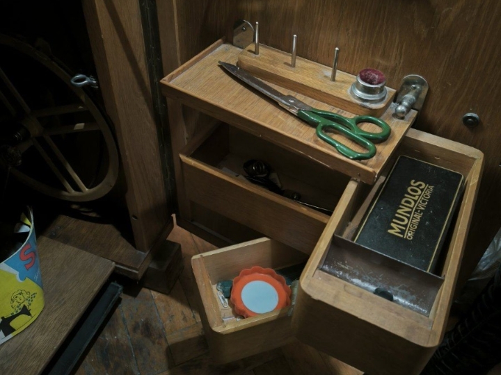 Antikna šivaća mašina Mundlos