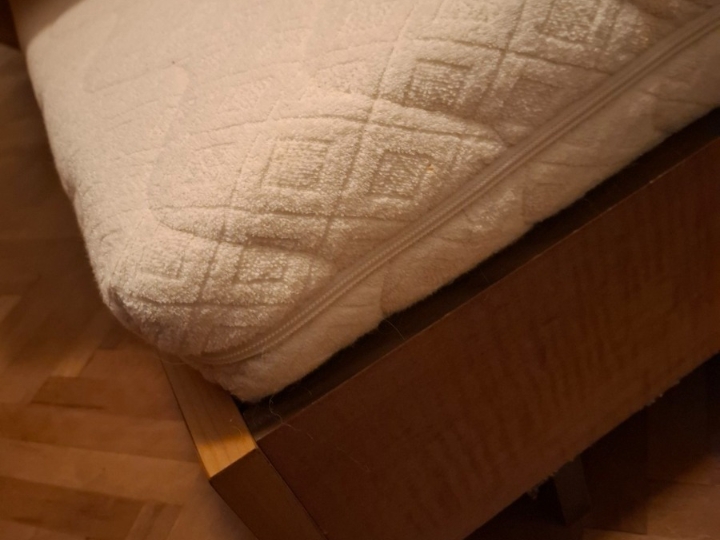 Krevet, madrac i nadmadrac poklanjam