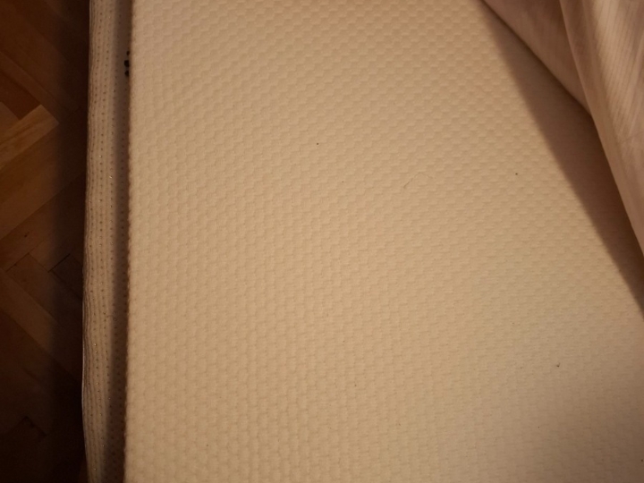 Krevet, madrac i nadmadrac poklanjam