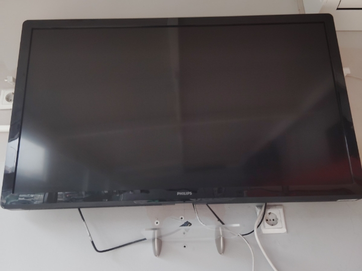 Prodajem Led TV