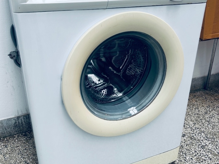 Ispravnu perilicu rublja poklanjam