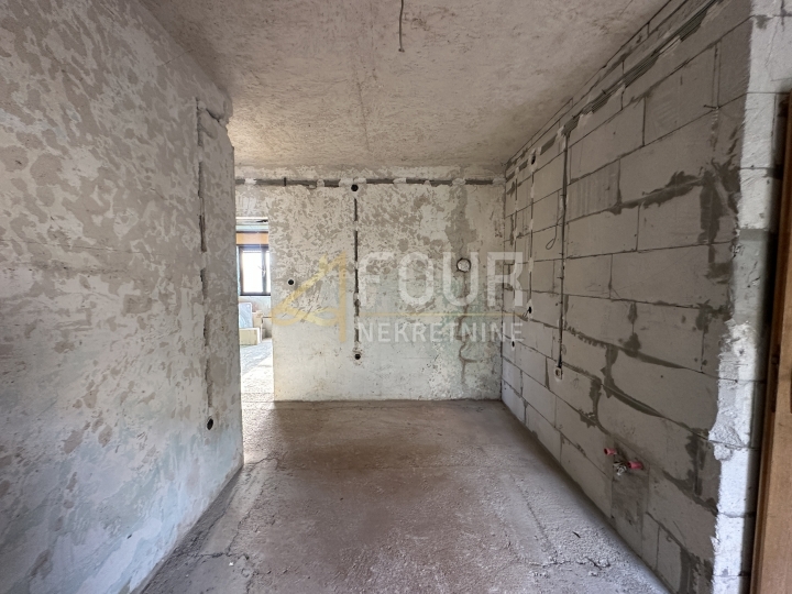 Rijeka, Škurinje, 42.01m2, 2Skl., balkon i pogled na more