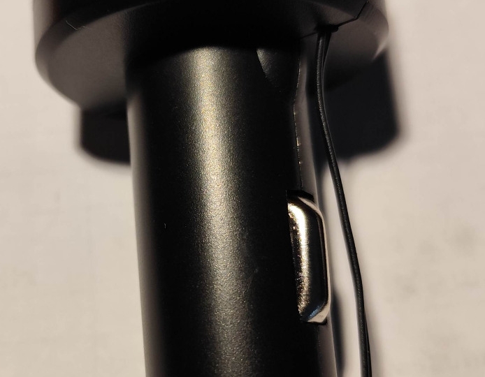 Auto voltmetar i termometar