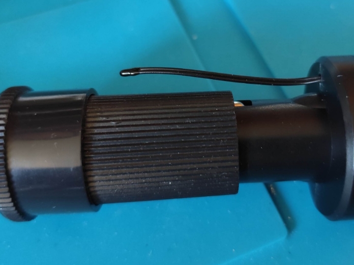 Auto voltmetar i termometar