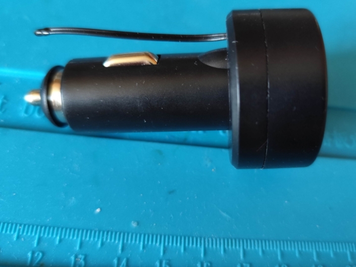 Auto voltmetar i termometar