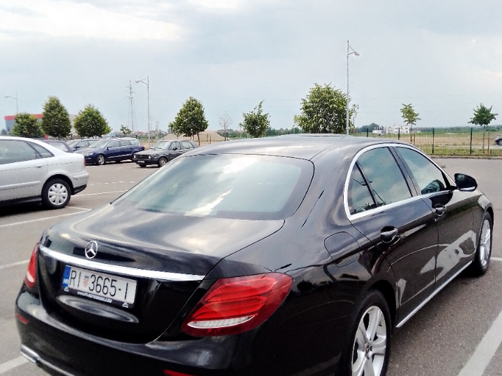 Mercedes-Benz E220d Avandgard 2017.