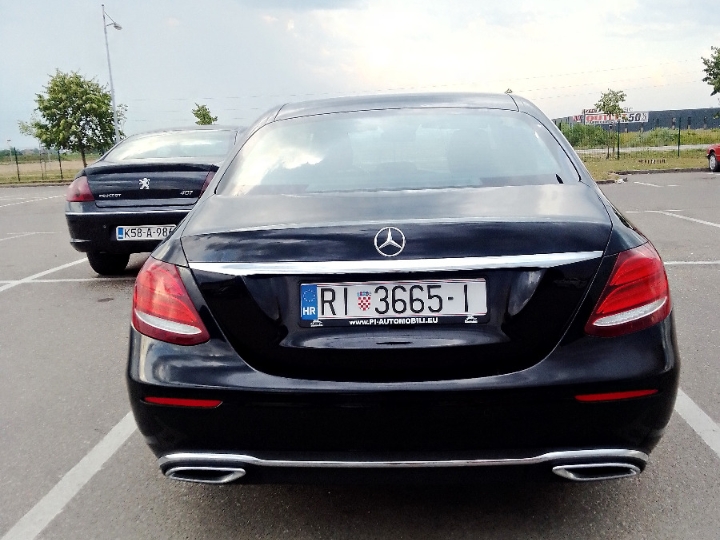 Mercedes-Benz E220d Avandgard 2017.