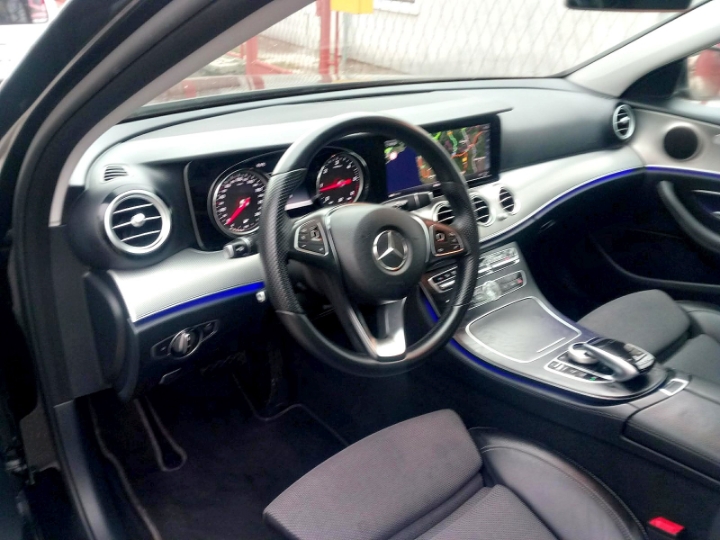 Mercedes-Benz E220d Avandgard 2017.
