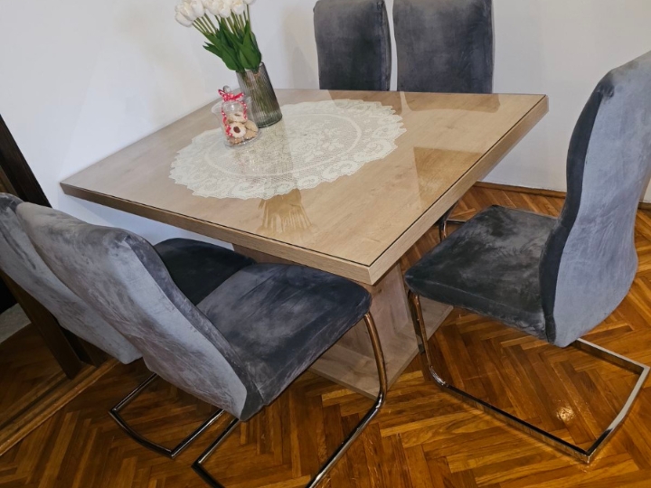 Stolice za blagovaonu