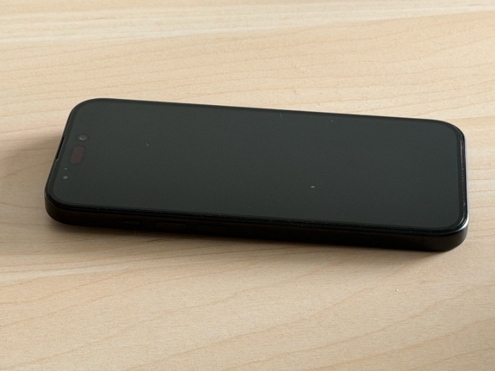 IPhone 15 128GB – baterija 94%