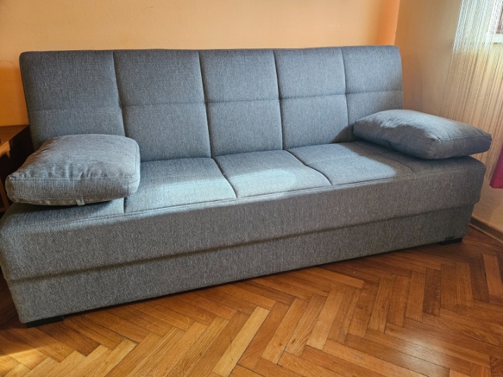 Trosjed (kauč) na razvlačenje