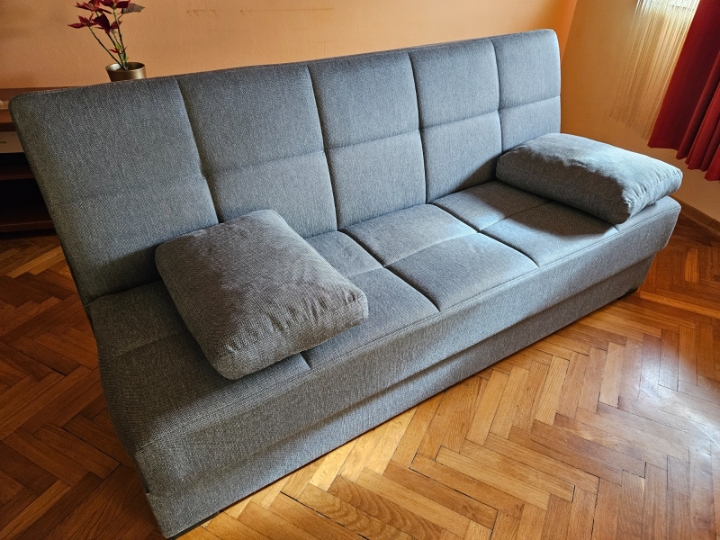 Trosjed (kauč) na razvlačenje