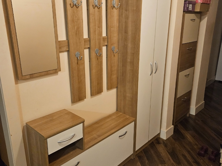 Predsoblje ormar, vješalica, ogledalo