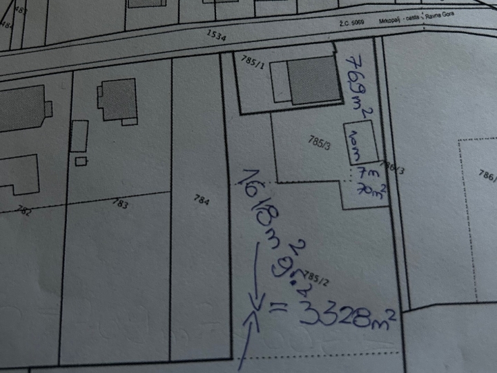 Stari Laz, građ. zemlj. 1618m2