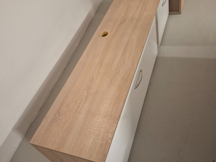 Stalak za TV i ormarići