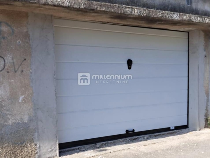 Rijeka, Donja Vežica, 26m2, garaža sa strujom i vodom