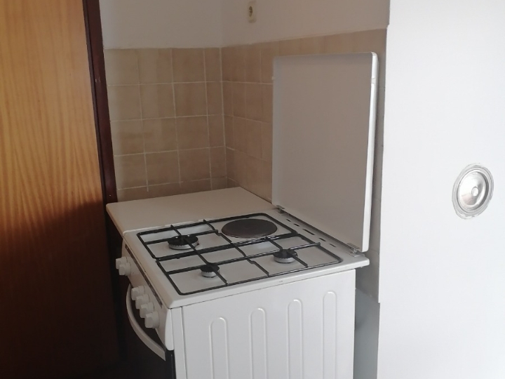 Dvosoban klasični stan D. Drenova