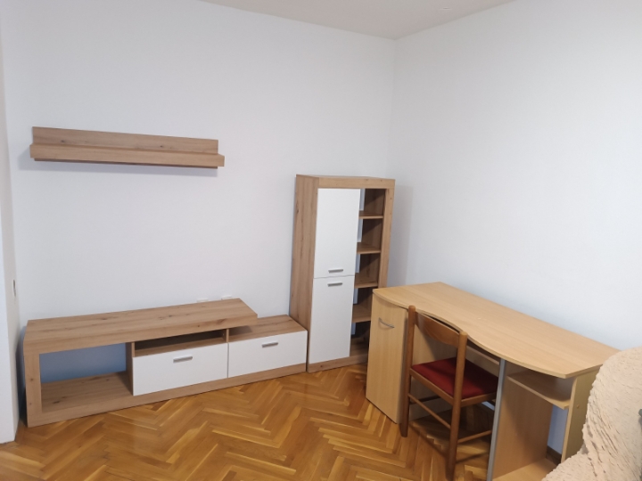 Dvosoban klasični stan D. Drenova