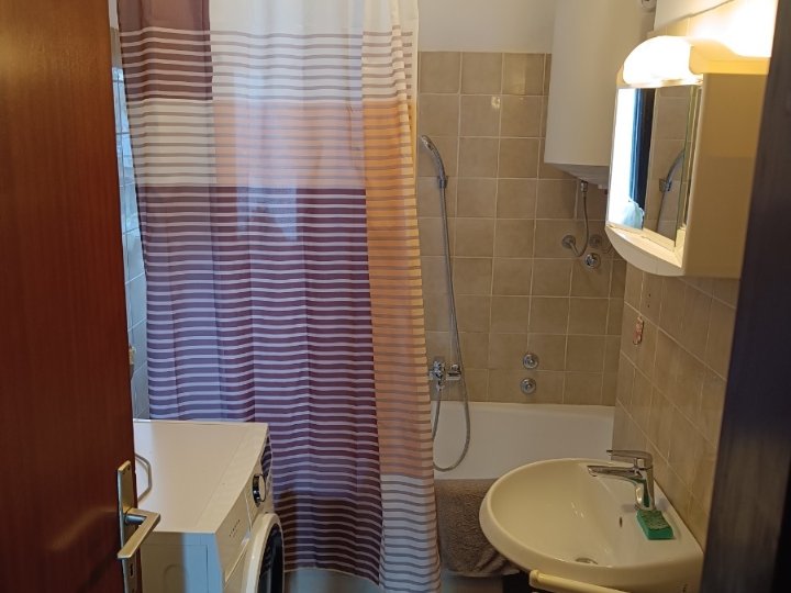 Dvosoban klasični stan D. Drenova