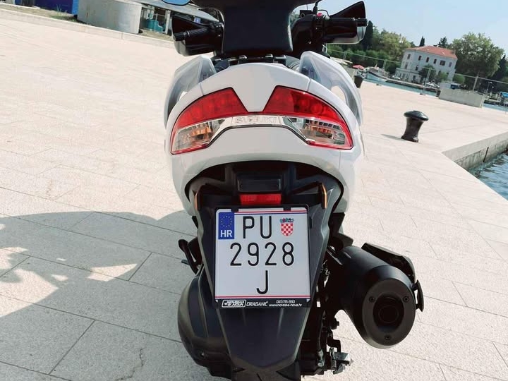 Suzuki Burgman 400
