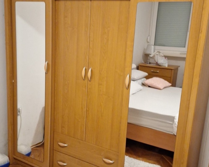 Poklanjam krevet i ormare