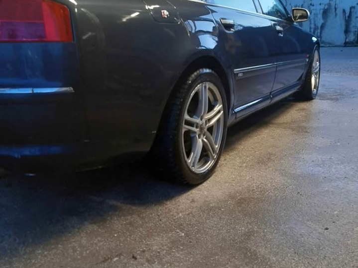 Audi A8, 3.7 V8
