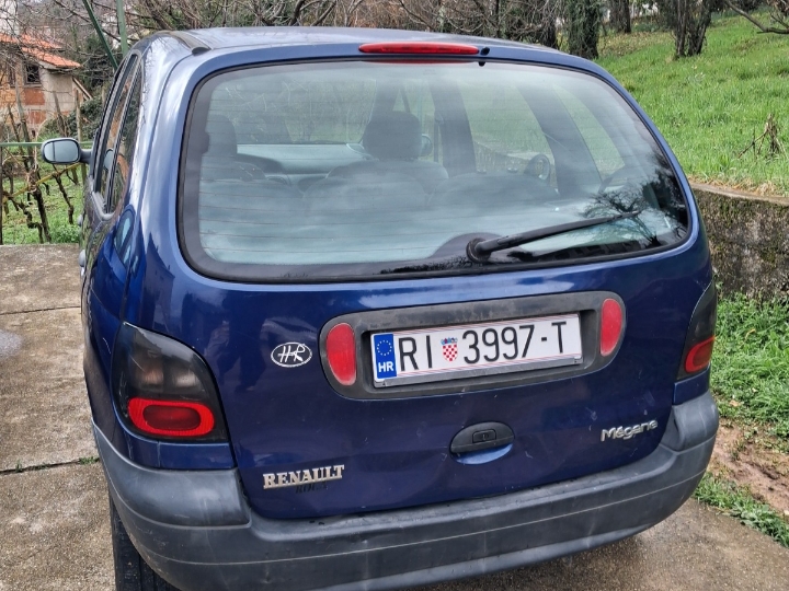 Renault Scenic, reg. 04./2026.