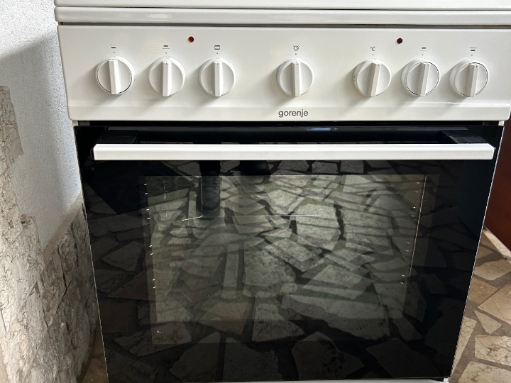 Prodajem štednjak na plin Gorenje