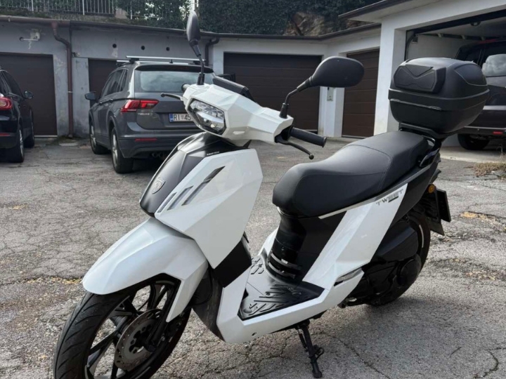 Skuter Peugeot Tweet 125 ccm