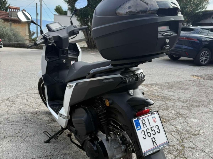 Skuter Peugeot Tweet 125 ccm