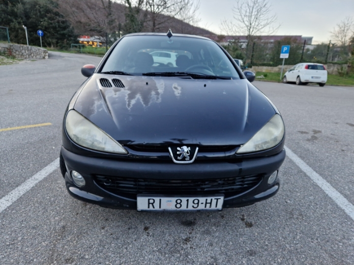 Peugeot 206, 1.4 benzin