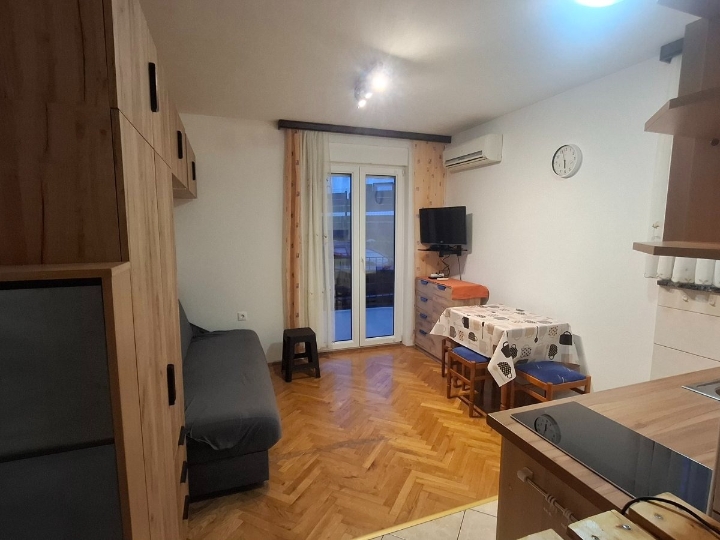 Viškovo (Saršoni), garsonijera 26m2