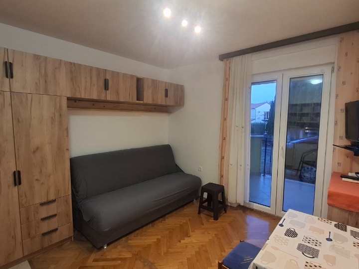 Viškovo (Saršoni), garsonijera 26m2